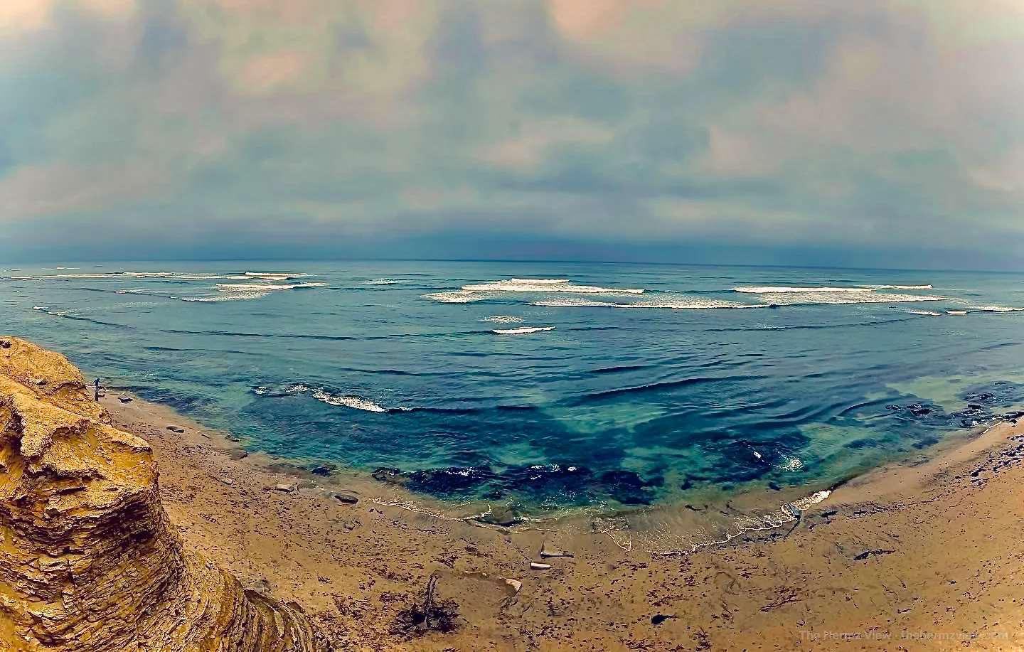 Coastal Escape — Panoramic